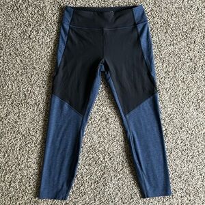 Outdoor Voices Women’s 3/4 Leggings Size Medium Navy Colorblock Athleisure
